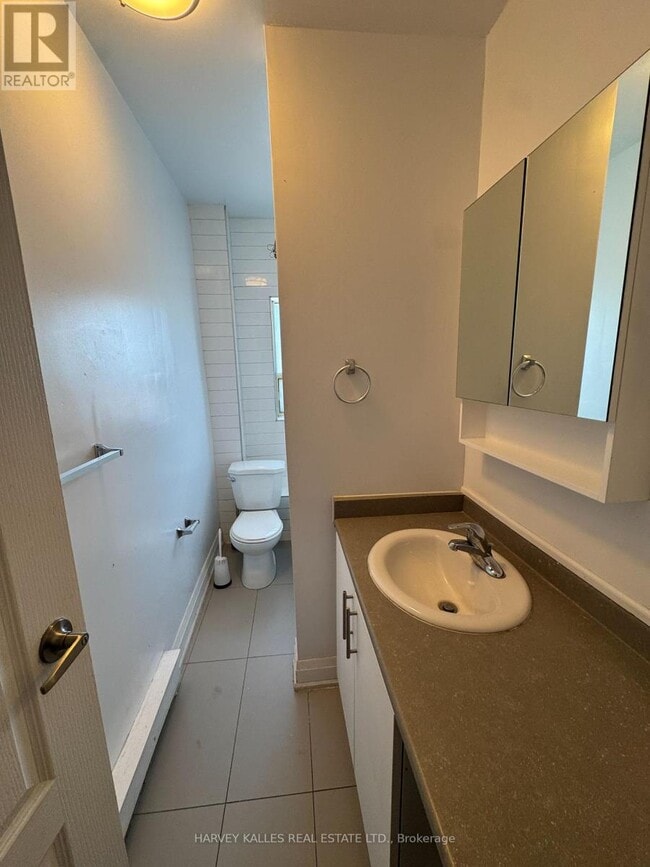 Photo - 98 Northcliffe Blvd Unit 6