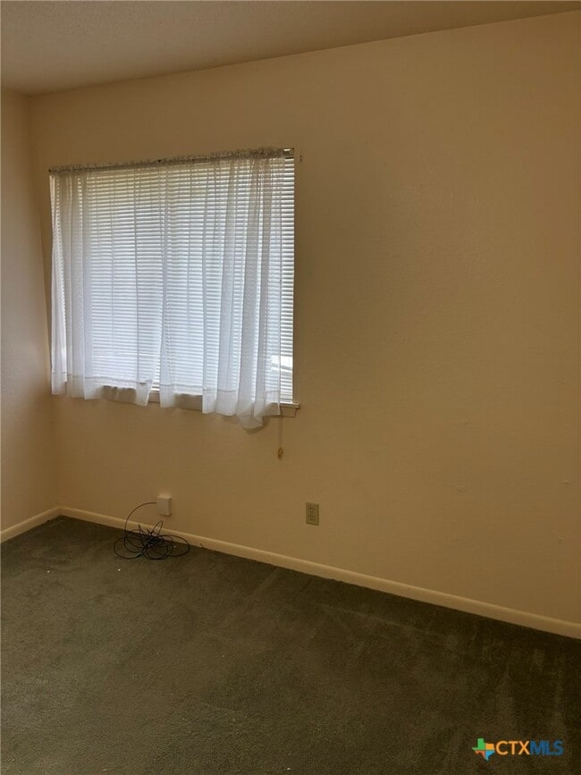 Photo - 304 Rattan Dr