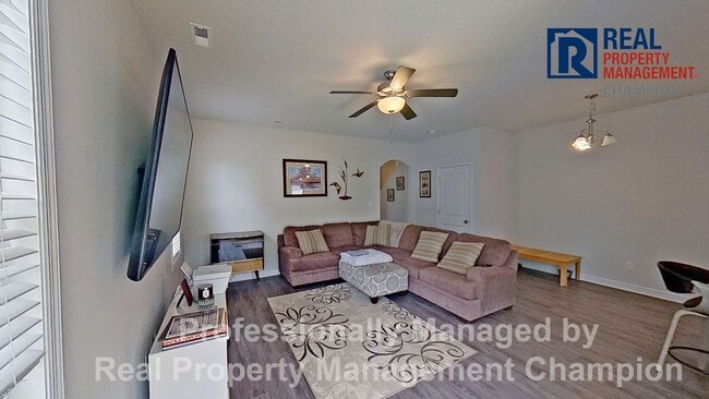 Photo - Fabulous Townhome with Open Floorplan