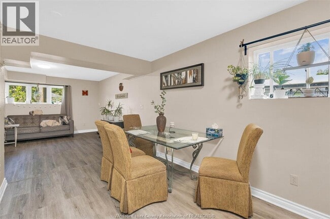 Photo - 4851 Matchett Rd