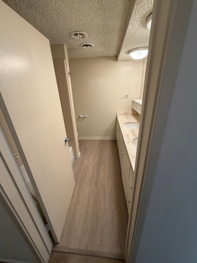 400 Monterey Rd