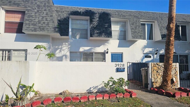 Photo - 3928 SW 67th Way Unit 97