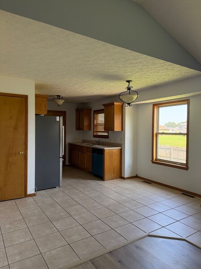 Photo - 307 E Pintail Dr