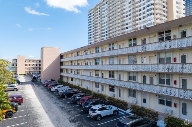 Photo - Taromina Apartments