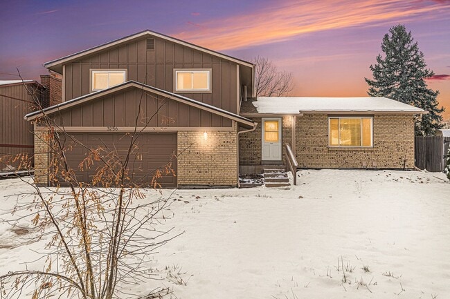 Photo - 3 bedroom 2.5 bathroom in Heather Ridge!