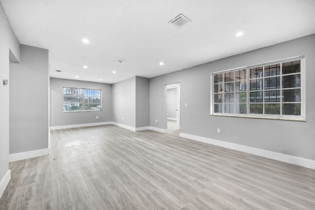 Photo - 645 NE 149th St Unidad 645