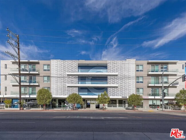 Building Photo - 710 N El Centro Ave Unit 326 Rental