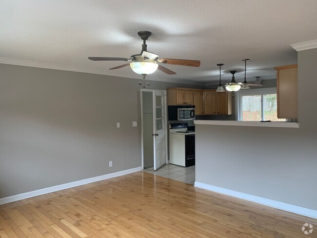 Building Photo - 3 Bedroom Home in Hixson