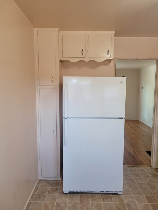 Photo - 339 Madison St NE