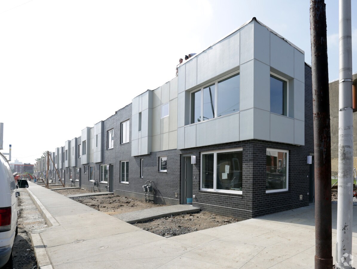 Oakdale Street Apartments - Oakdale Street Apartments