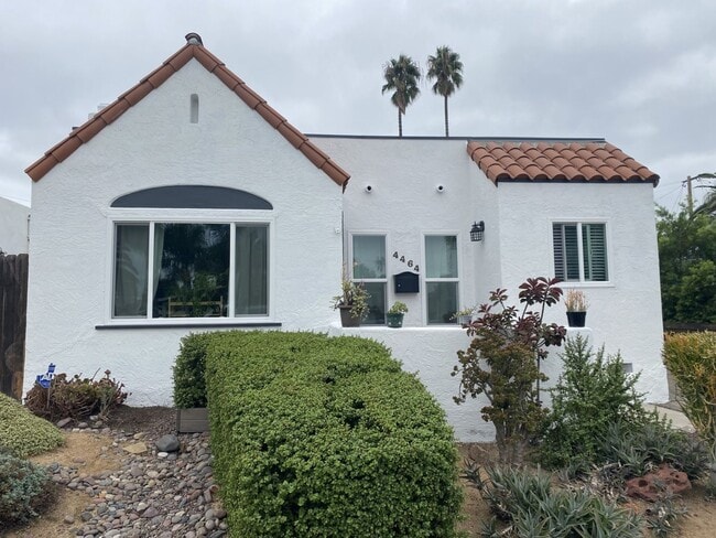 Photo - 33rd Triplex Unidad 4464