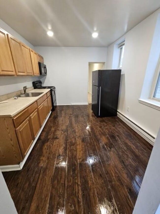 Photo - Renovated 3bd/ 1bth home in Northeast Philly!