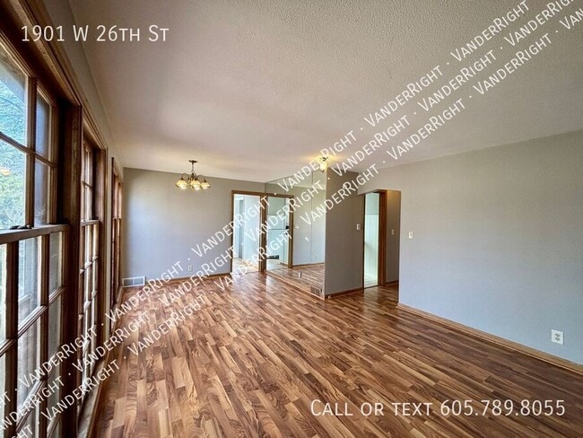 Photo - 1901 W 26th St