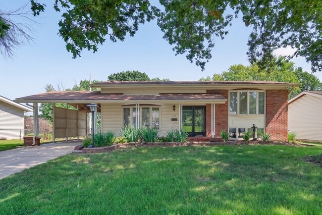 1675 Central Pky