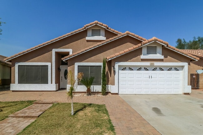 Building Photo - 1616 S 82nd Dr