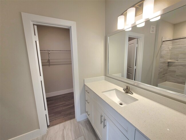 Building Photo - 1720 Crestdale Dr Unit 2310 Rental