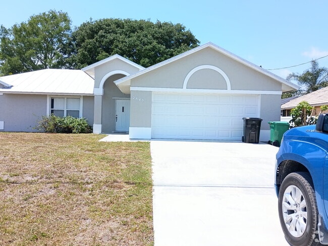 Building Photo - 2848 SE Eagle Dr Rental