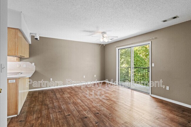 Photo - 1621 N Leverett Ave