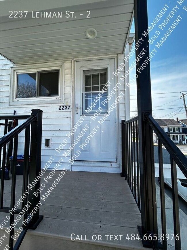 Building Photo - 2237 Lehman St Unit 2