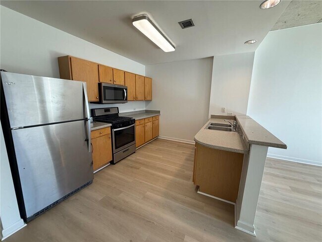 Photo - 115 W Peachtree Pl NW Unit 419