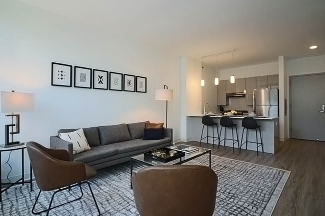 Building Photo - 791 W Van Buren St Rental