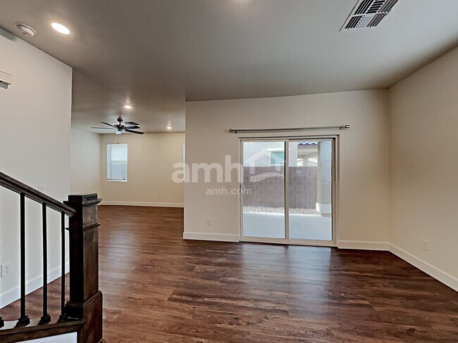 Photo - 684 W Laredo Ave