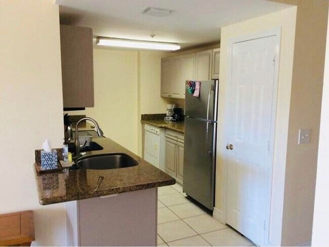 Photo - 2100 Greenview Shores Blvd