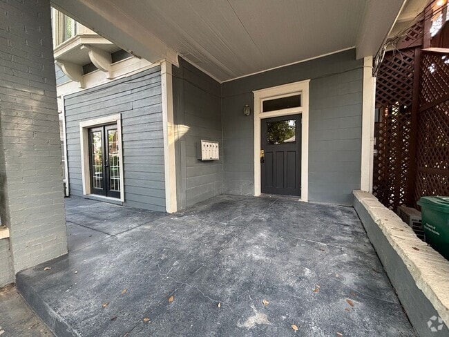 Building Photo - 1Bd/1Bth Historic Apartment off Broadway –... Unit 241 Post Ave Apt 5