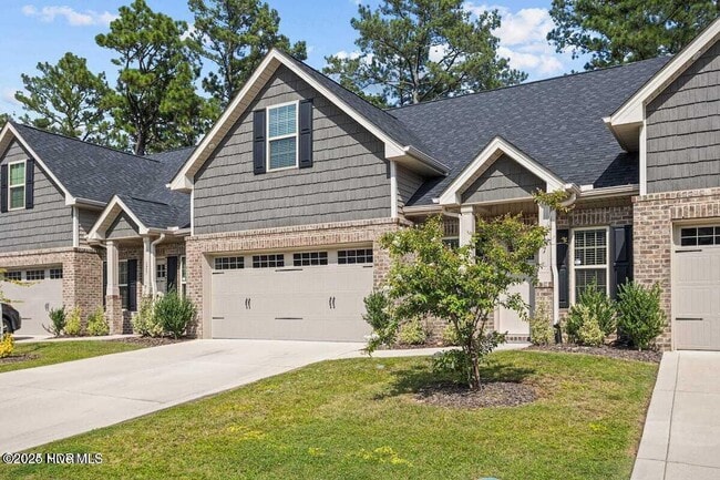 Building Photo - 127 Lark Dr Rental