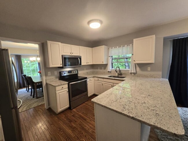 42 Charleston Ct