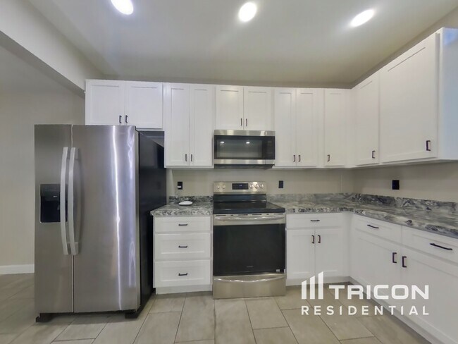 Photo - 4007 E Apollo Rd