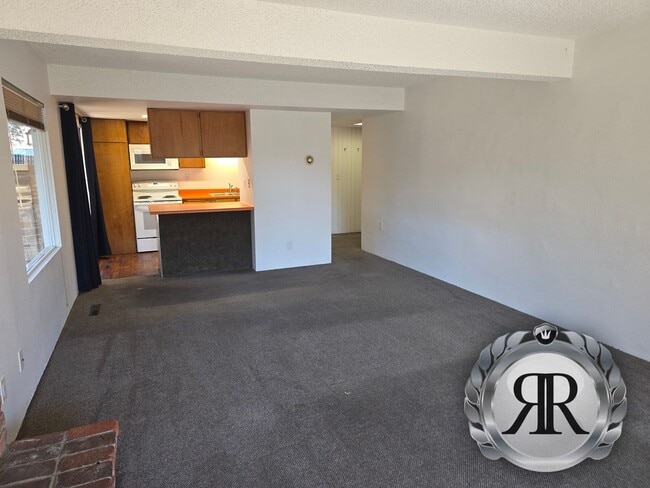 Photo - 2 Bedroom, 1 Bath duplex, Close to 40th & Summitview