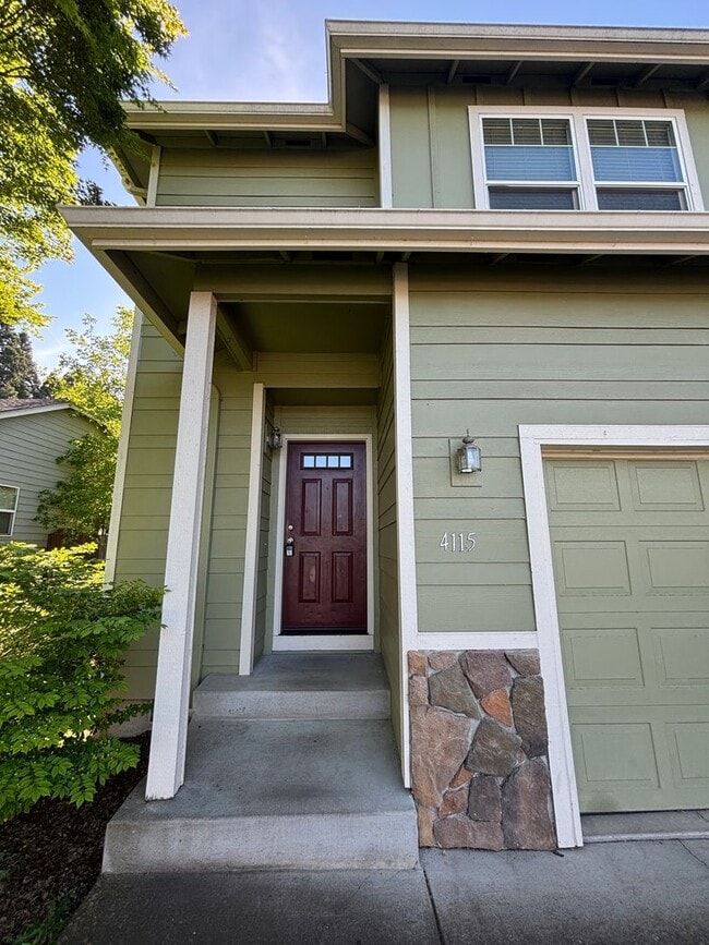 Building Photo - 3 Bedroom 2.5 Bath Two Story Duplex