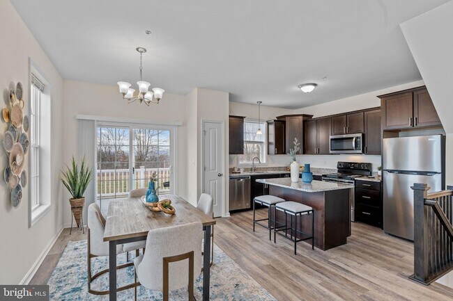 Photo - 27 Overshot Ln