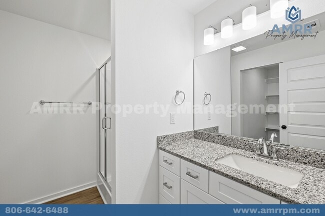 Photo - 300 Honeybee Ave