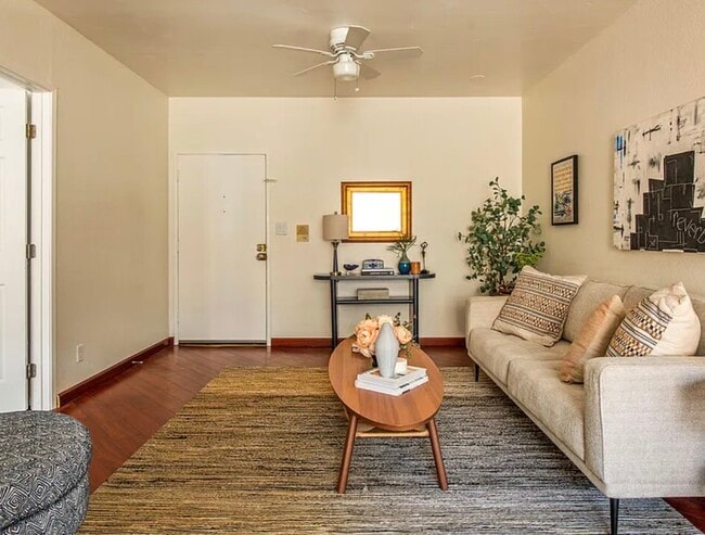 Photo - 4361 Berryman Ave Unidad #12