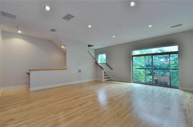 Photo - 2309 Clark St