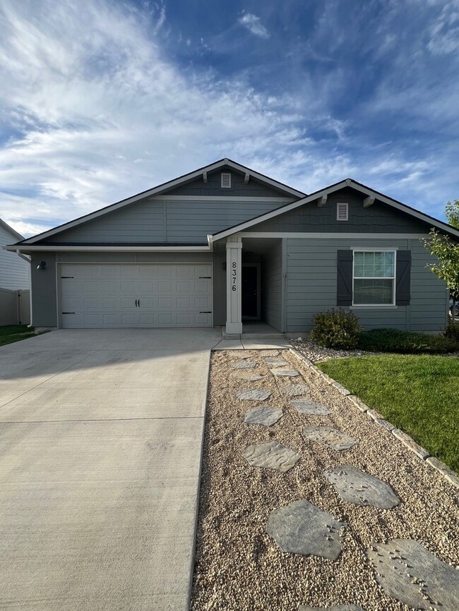 Building Photo - 3 Bed 2 Bath Nampa!