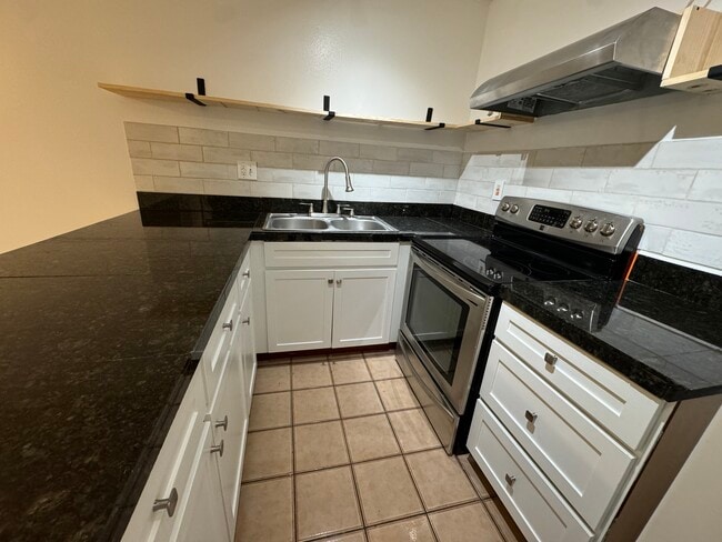 Photo - 350 Aoloa St