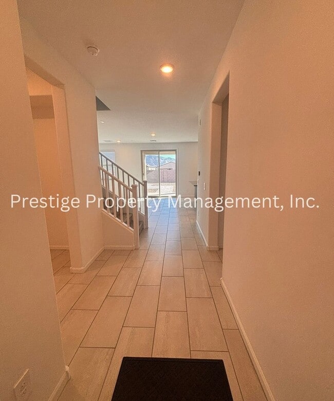 Photo - Beautiful 2/2 2-Story West Side Home With ...