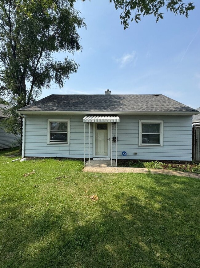 Building Photo - Two bedroom Ranch Style home in Lansing, I...