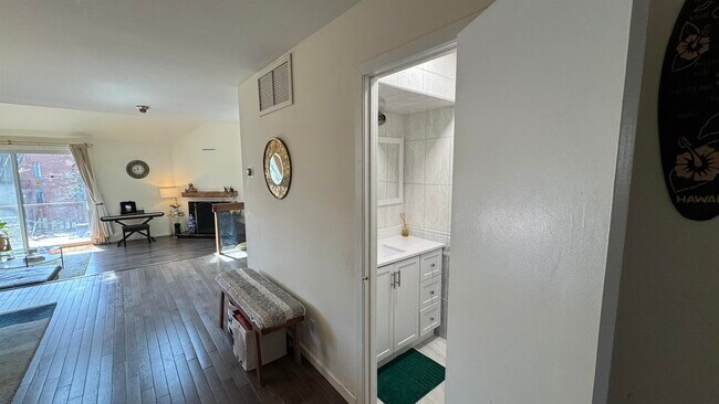 Photo - 530 Teal Plaza