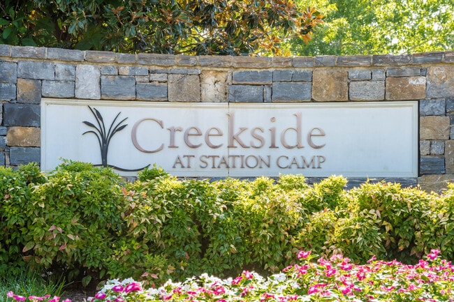 Photo - 1001 Benwick Rd