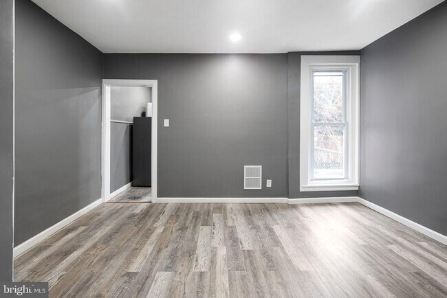 Photo - 5554 Crowson St