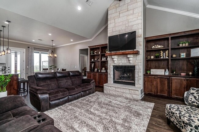 Photo - 501 E Cemetery Rd