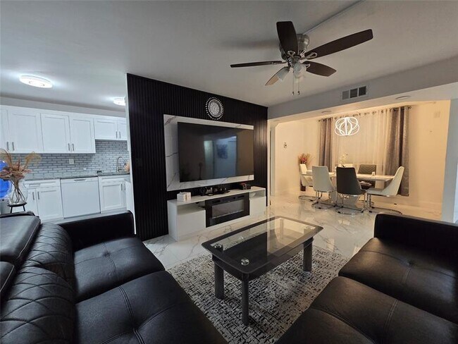 Photo - 3400 Blue Lake Dr Unit 604