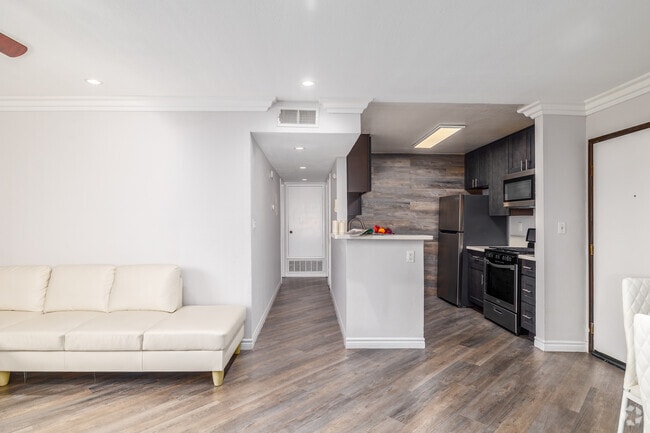 1 habitación, 1 baño - 770 pies cuadrados - Sala de estar