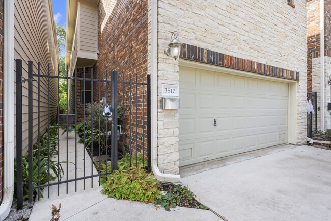 Photo - 3517 Bradford St