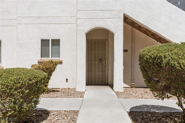 Photo - 5650 E Sahara Ave Unidad 1059 Rental
