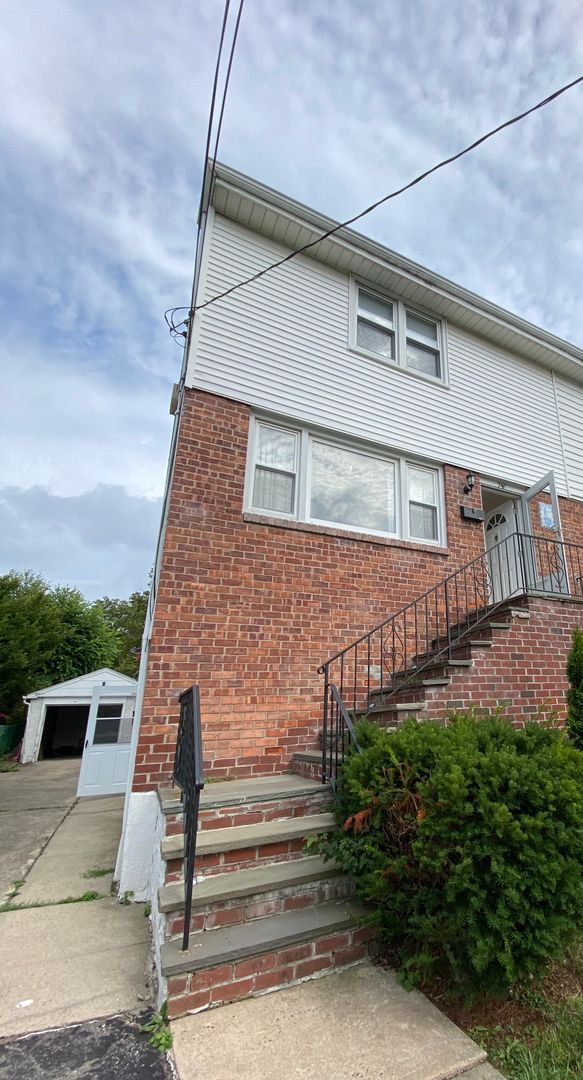 Building Photo - 240 Hoover Rd Unit Apt 1
